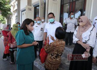 Hendi dan Tia Salurkan Bantuan Khusus Lansia di Kota Semarang