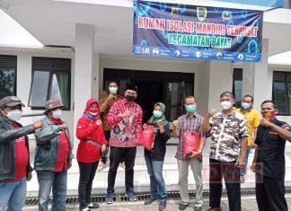 Kader Banteng Klaten Berikan Bantuan Kepada Warga di Tempat Isolasi Terpusat