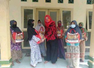 PAC Puring Bagikan Sembako Sekaligus Kampanye Prokes