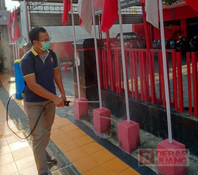 Peduli Covid-19, AMJ Jekri Lakukan Penyemprotan Disinfektan di Kantor Partai