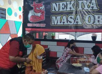 PDI Perjuangan Bawang Dampingi Pendaftaran Kartu Prakerja
