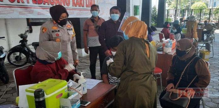 Percepat Target, Gedung DPRD Kota Tegal Disulap jadi Gerai Vaksin (2)