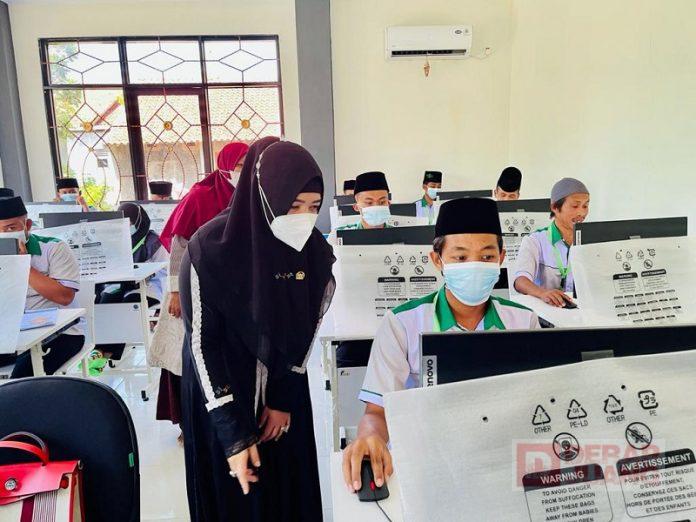 Resmikan BLK IT di Brebes, Dewi Aryani Langsung Berikan Arahan Peserta (2)