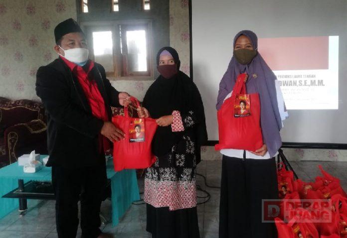 Ridwan Gelar Reses dan Bagikan Bingkisan Mbak Puan Maharani (2)