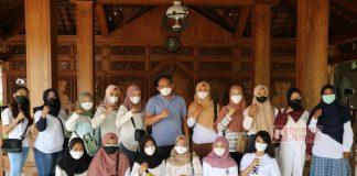 Rober Christanto Dukung Srikandi P4GN Lawu Lakukan Baksos di Masa Pandemi Covid-19