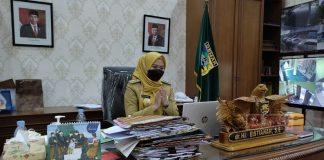 Rutinitas Tak Menjadi Penghalang Mbak Eisti Khidmad Ikuti Peresmian Sekolah Partai