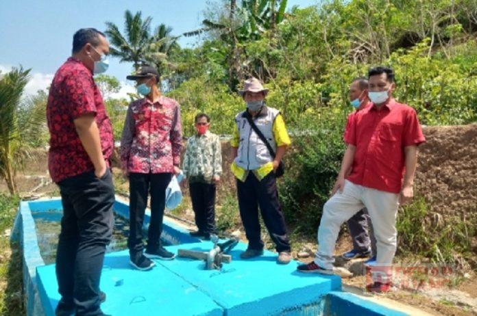 Sinergitas 2 Legislator PDI Perjuangan Atasi Kekeringan di Desa Sugihmas