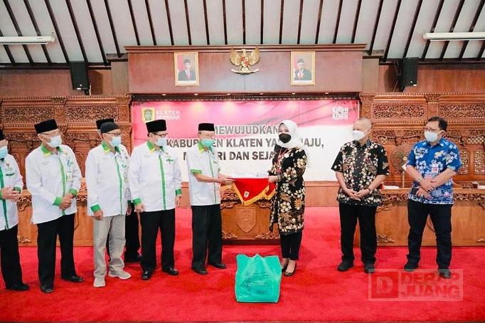 Sri Mulyani Terima Bantuan Logistik dari Baznas Klaten