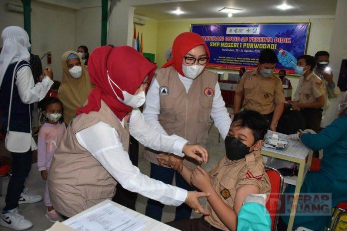 Sri Sumarni Apresiasi Pekaksanaan Vaksinasi Pelajar