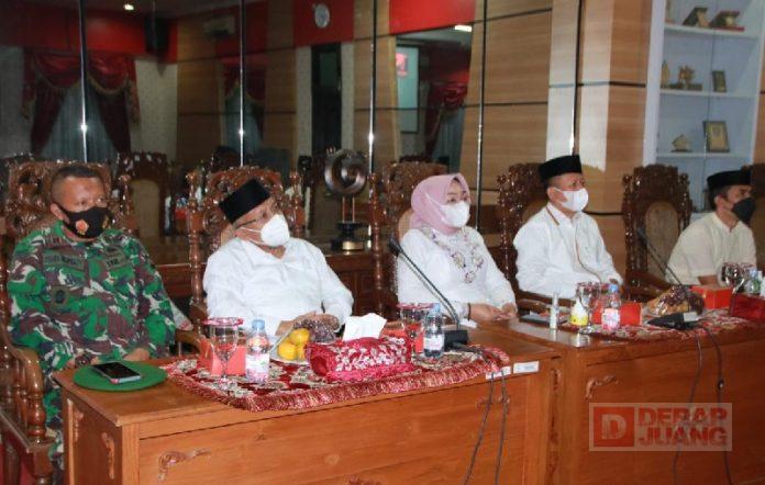 Sri Sumarni Khusyuk Ikuti Salawat Virtual, dan Harap Pandemi Segera Berlalu