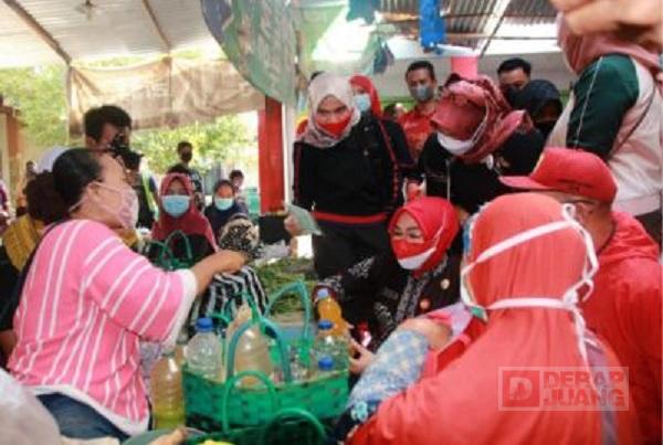 Sukseskan Program Ayo Jajan, Sri Sumarni Ajak ASN Turun Langsung ke Pasar