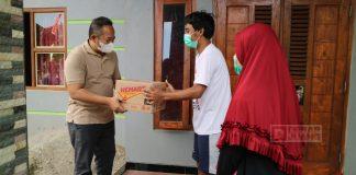 Terjun ke Masyarakat, Rober Christanto Berikan Sembako Kepada Warga yang Menjalani Isoman