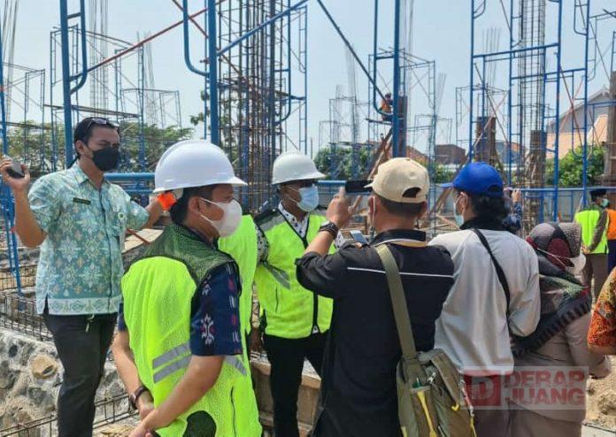 Tinjau Pembangunan Gedung Perpustakaan, Munawir; Kami Harap Selesai Tepat Waktu