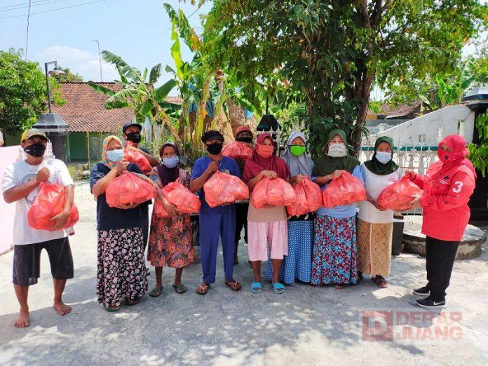 Wujud Kepedulian DPC PDI Perjuangan Blora, Salurkan Bantuan Sembako