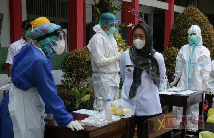 250 Siswa SMK N 1 Bukateja Dinyatakan Negatif Covid-19, Bupati Tiwi Prokes Harus Tetap Dilaksanakan
