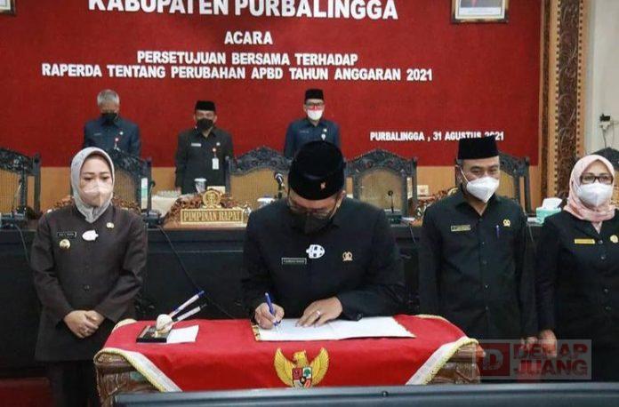 APBD Perubahan 2021 Ditetapkan, Bupati Tiwi Pendapatan Daerah Naik 0,24%
