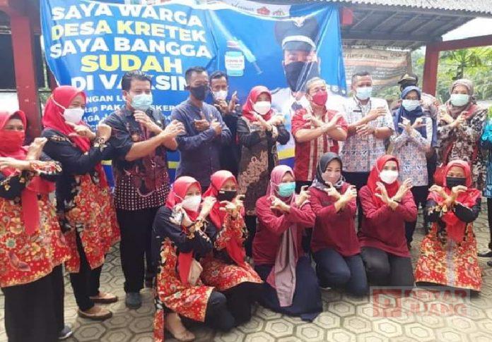 Amin Lukmantoro Bareng Wabup Rista Monitoring Vaksin di Desa Kretek