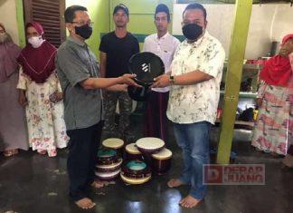 Bayu Aji Salurkan Bantuan Alat Musik Kesenian Islami