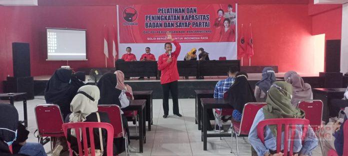 Beri Arahan Penerima KIP Kuliah, Nuryanto Terus Tingkatkan Pengetahuan, Keterampilan dan Ide Kreatif