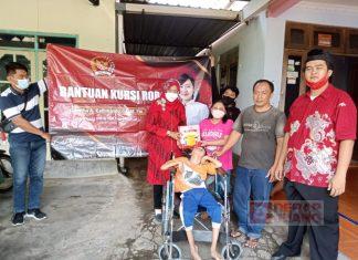 Berikan Bantuan Kursi Roda, Wujud Kepedulian Mbak Casytha Kepada Masyarakat Klaten