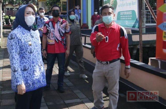 Bersama Bambang Irawan, Bupati Tiwi Sidak Penerapan Prokes di Destinasi Wisata