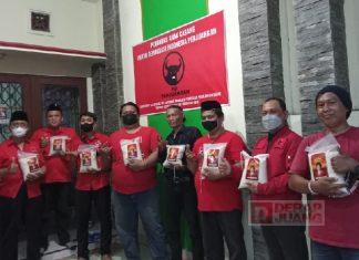 DPC PDI Perjuangan Kota Pekalongan Bagikan 8 Kwintal Beras untuk Warga