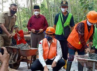 Dion Agasi Resmikan Pembangunan Jalan di Desa Sidorejo