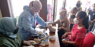 Dukung Program Pemerintah, Kader Banteng Ceper Selenggarakan Vaksinasi