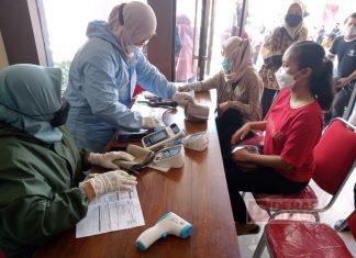 Dukung Program Pemerintah, Kader Banteng Ceper Selenggarakan Vaksinasi