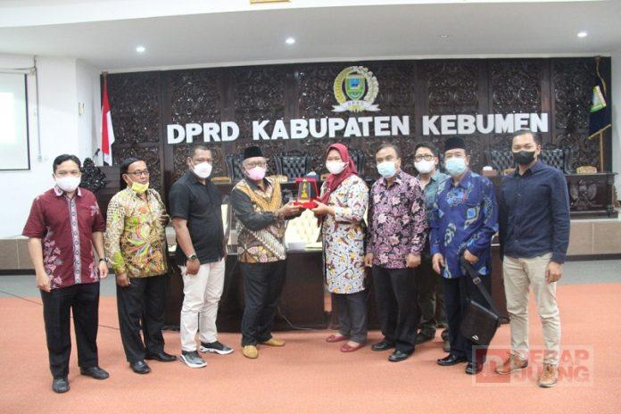 Fitria Handini Sambut Kunjungan Kerja DPRD Magelang (2)