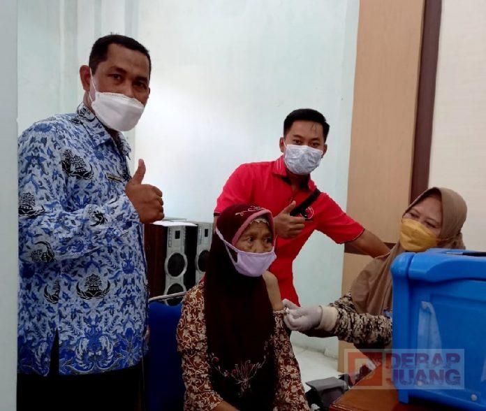 Gelar Vaksinasi, DPC PDI Perjuangan Brebes Sasar 300 Warga
