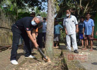Ikuti Kerja Bakti, Daryono Ajak Warga Jaga Fasilitas Desa