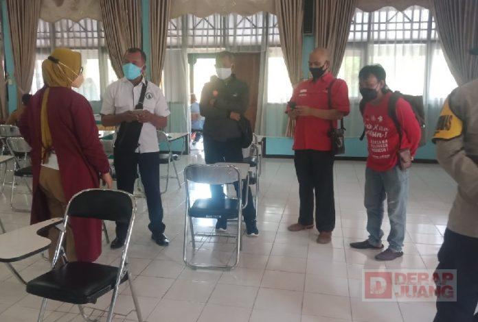 Jelang PTM, Legislator PDI Perjuangan Tegal Cek Vaksinasi Pelajar (3)