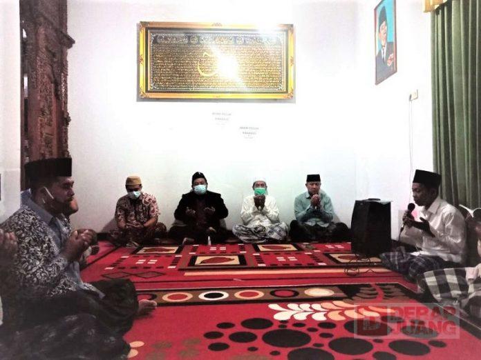 Kenang Almarhum I Teguh Raharjo, Ridwan Ikut Bacakan Tahlil dan Yasin