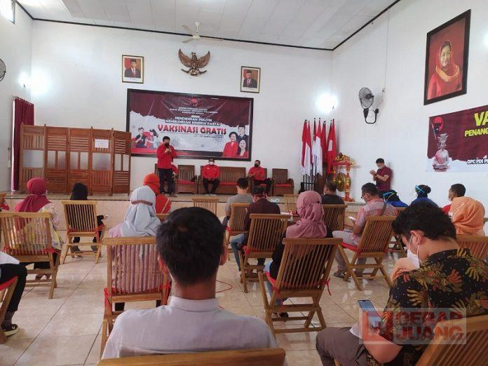 Kolaborasi Mas Gilang dan DPC PDI Perjuangan Jepara Hadirkan Sentra Vaksinasi