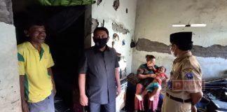 Kunjungi Bocah Viral, Kusnendro Sampaikan Bantuan RTLH