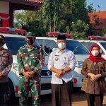 Pemkab Kebumen Serahkan Mobil Ambulan untuk 20 Puskemas