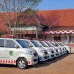 Pemkab Kebumen Serahkan Mobil Ambulan untuk 20 Puskemas (2)