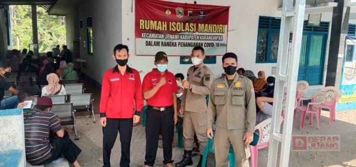 Percepat Capaian Herd Imunity, Kader Banteng Jenawi Gelar Vaksinasi