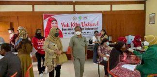 Perkuat Toleransi Beragama, Dewi Aryani Gelar Vaksinasi di MWC NU dan Gereja