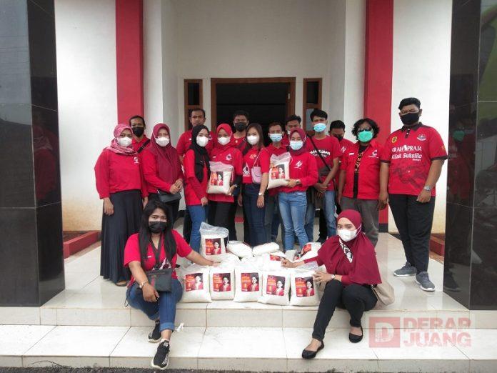 Salurkan Bantuan Mbak Puan, Kader Pati Gelorakan Semangat Gotong Royong