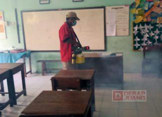Sambut PTM, Kader Banteng Serengan Lakukan Fogging
