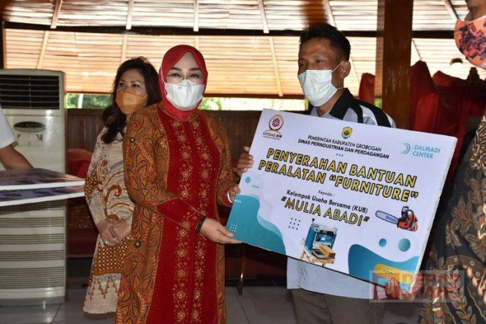 Sinergi Banteng Grobogan Salurkan Bantuan pada IKM