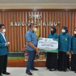 Sinergitas Bersama Poltekun, Masan Serahkan Beasiswa