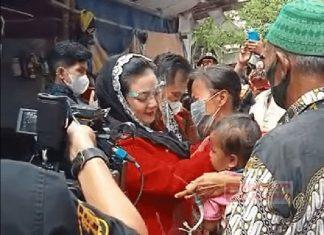 Tangis Haru Kurdi Saat Menerima Bantuan Rehab RTLH dari Paramitha