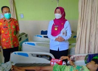 Tilik Dek Kiki, Mbak Eisti Tegaskan Komitmen Pemkab Selalu Hadir di Tengah Rakyat