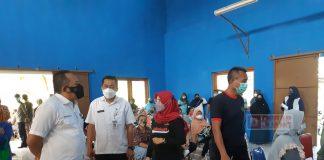 Tinjau Vaksinasi Massal, Rober Harap Karanganyar Segera Rampung Vaksinasi