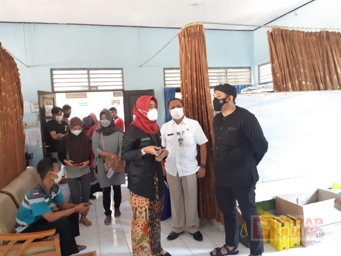 Tinjau Vaksinasi di Karanganyar, Rober Ini Akan Memberikan Perlindungan dari Covid-19