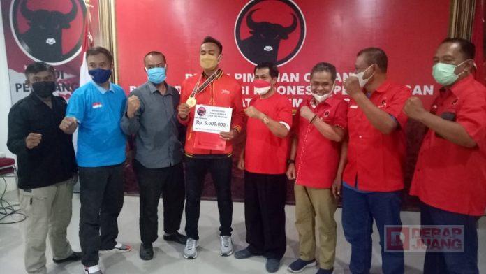 Apresiasi Perjuangan, DPC Pemalang Beri Penghargaan ke Atlet PON Papua