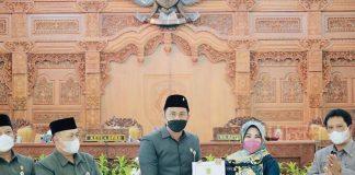 Bersama Hamenang, Sri Mulyani Tandatangani Nota Kesepakatan KUA PPAS RAPBD 2022